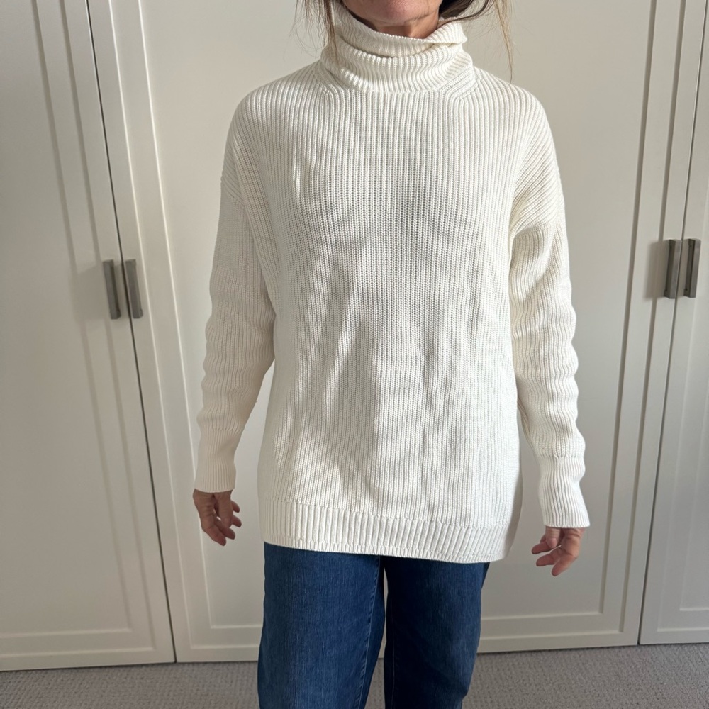 J. Crew White oversized Turtleneck Sweater in cashmere cotton blend size small